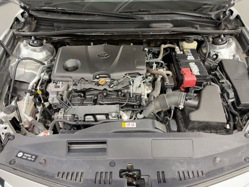Used 2018 Toyota Camry LE image 25