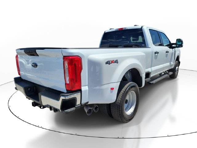 Used 2026 Ford F350 XLT AWD/4WD image 2