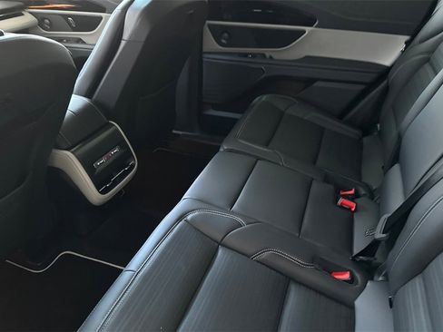 New 2025 Lincoln Nautilus Reserve image 9