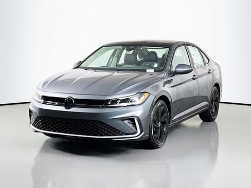 New 2026 Volkswagen Jetta SE image 3