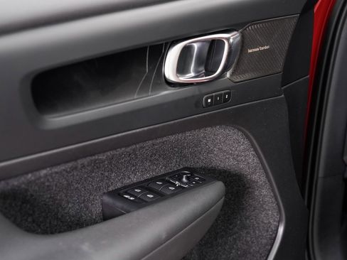 Used 2023 Volvo C40 P8 Recharge Ultimate image 8