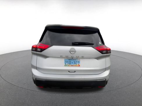 Used 2025 Nissan Rogue SV image 12