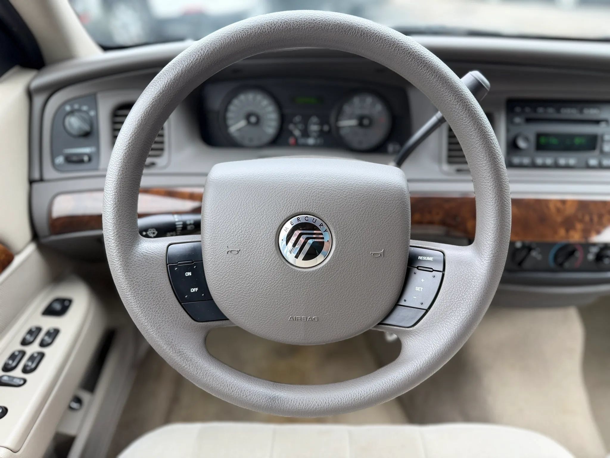 Used 2008 Mercury Grand Marquis GS RWD image 31