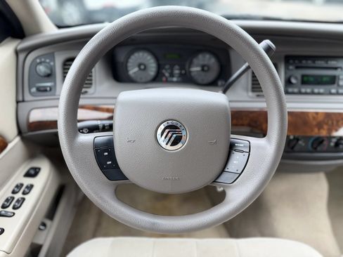 Used 2008 Mercury Grand Marquis GS RWD image 31