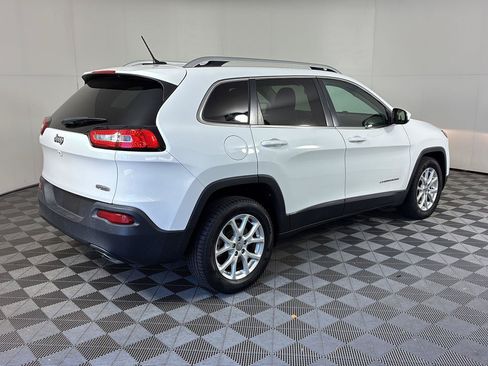Used 2015 Jeep Cherokee Latitude w/ Cold Weather Group FWD image 4