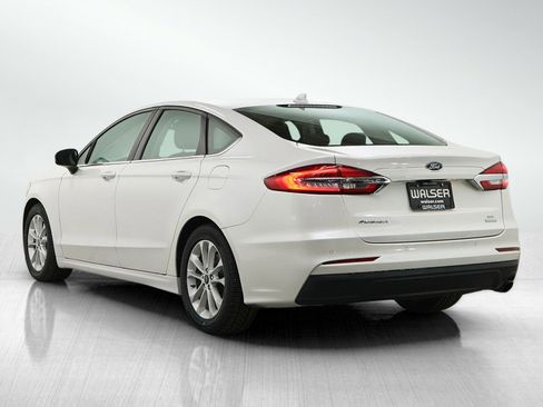 Used 2019 Ford Fusion SE image 3
