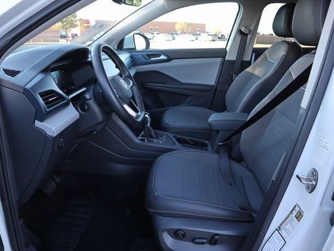 Used 2024 Volkswagen Taos SE image 27