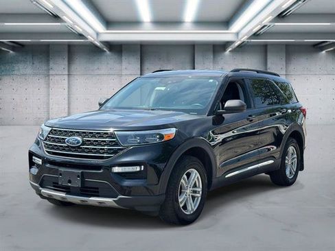 Used 2022 Ford Explorer XLT w/ Equipment Group 202A AWD/4WD image 22