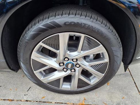 New 2026 Cadillac Optiq Luxury 1 image 7