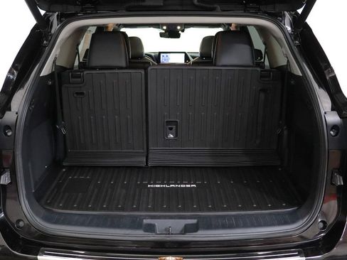 Used 2022 Toyota Highlander Platinum AWD/4WD image 34
