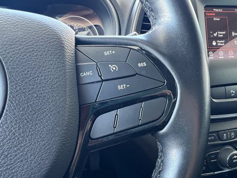 Used 2020 Jeep Cherokee Latitude Plus AWD/4WD image 17