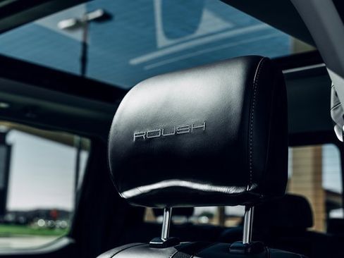 New 2026 Ford F250 Lariat w/ Black Appearance Package image 24