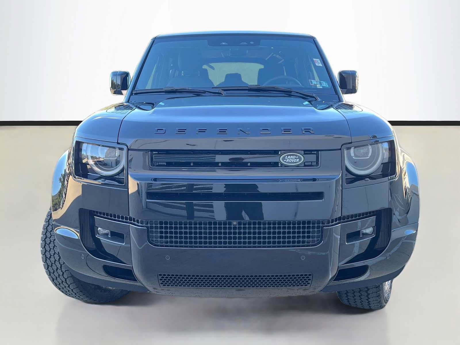 New 2026 Land Rover Defender 110 X-Dynamic SE AWD/4WD image 2