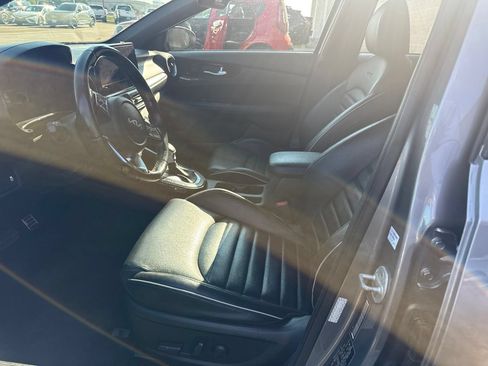 Used 2022 Kia Forte GT-Line w/ GT-Line Premium Package FWD image 8