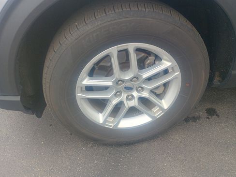 Certified 2025 Ford Explorer Active image 4