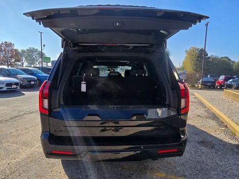 New 2025 Ford Expedition Platinum w/ Stealth Performance Package image 18