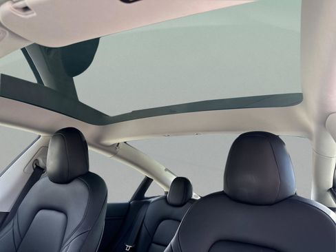 Used 2022 Tesla Model 3 image 32