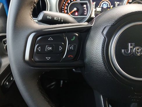 Used 2023 Jeep Gladiator Sport AWD/4WD image 11