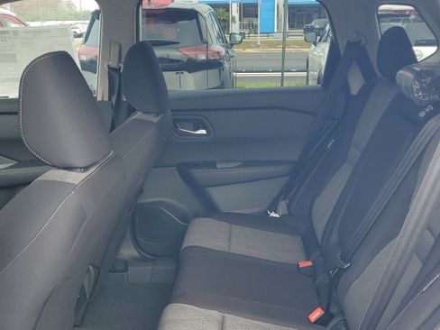 Used 2026 Nissan Rogue SV FWD image 11