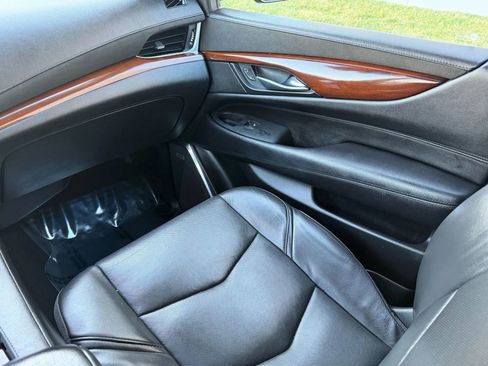 Used 2018 Cadillac Escalade ESV Luxury image 14