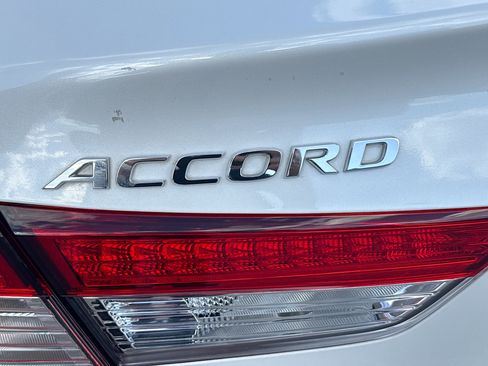 Used 2022 Honda Accord EX-L image 11