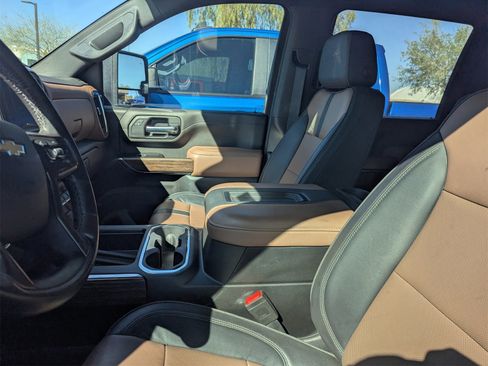 Used 2022 Chevrolet Silverado 2500 High Country image 9