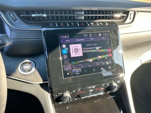 New 2025 Jeep Grand Cherokee L Laredo w/ Luxury Tech Group I RWD image 17