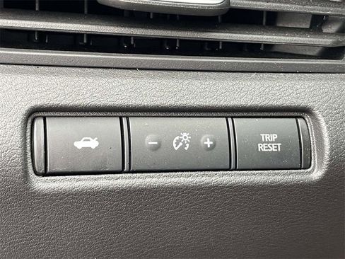 Used 2025 Nissan Altima 2.5 SR w/ SR Premium Package image 33