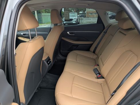 Used 2025 Hyundai Sonata Limited FWD image 13