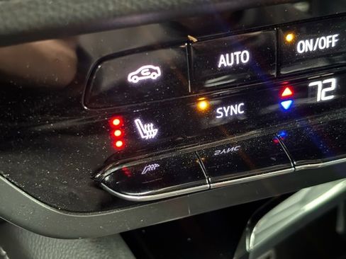 Certified 2023 Buick Envision Essence image 31