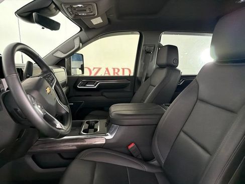Used 2025 Chevrolet Silverado 2500 LTZ w/ LTZ Plus Package AWD/4WD image 11