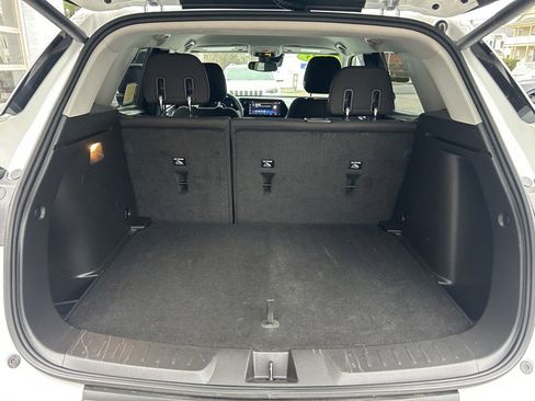 Used 2025 Chevrolet TrailBlazer LT w/ Convenience Package image 12