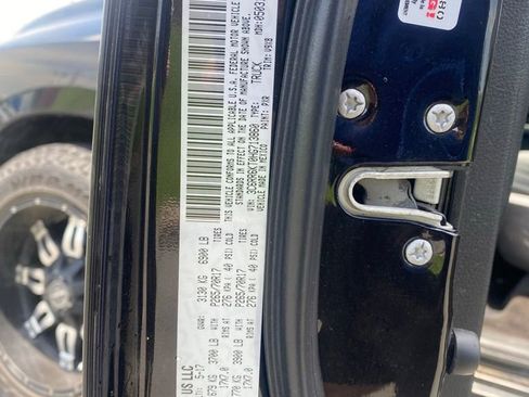 Used 2017 RAM 1500 Express RWD image 16
