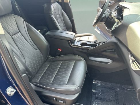 Used 2022 Buick Envision Avenir w/ Technology Package II FWD image 26
