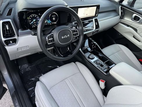 Used 2024 Kia Sorento SX Prestige image 9