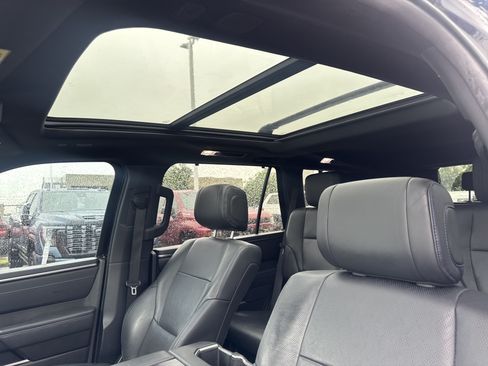 Used 2024 Toyota Sequoia Platinum AWD/4WD image 7