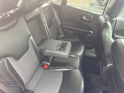 Used 2020 Jeep Compass Latitude w/ Cold Weather Group AWD/4WD image 42