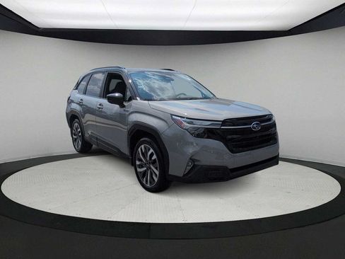 Used 2025 Subaru Forester Touring AWD/4WD image 2