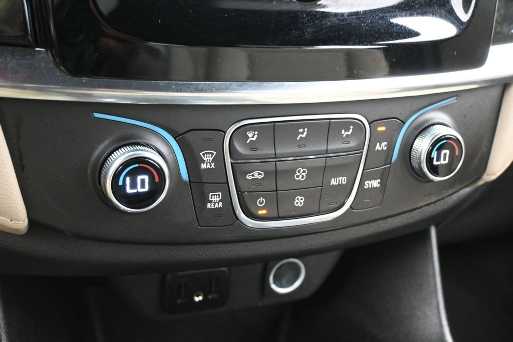 Used 2024 Chevrolet Traverse LS FWD image 21