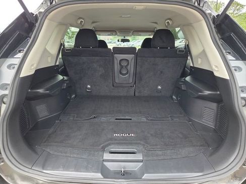 Used 2015 Nissan Rogue SV FWD image 16
