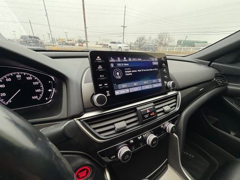 Used 2019 Honda Accord Sport image 13