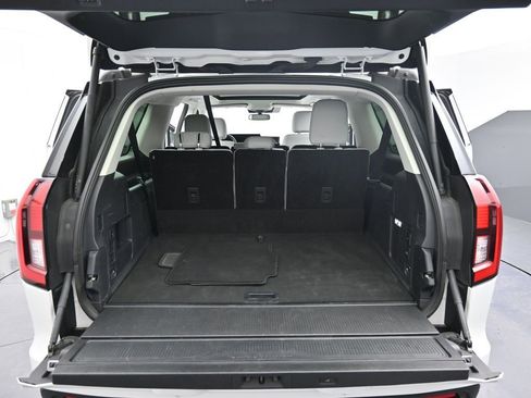 Certified 2025 Ford Expedition Max Platinum image 37