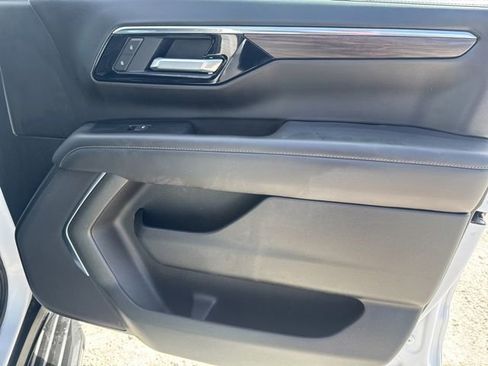 Used 2025 Chevrolet Tahoe LT image 27