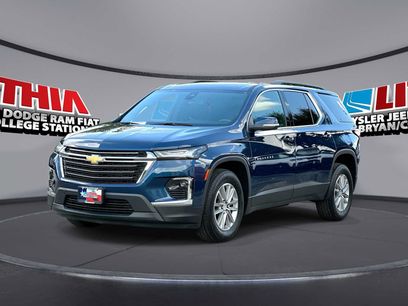 Used 2023 Chevrolet Traverse LT