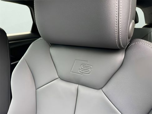 New 2025 Audi Q3 2.0T Premium image 18