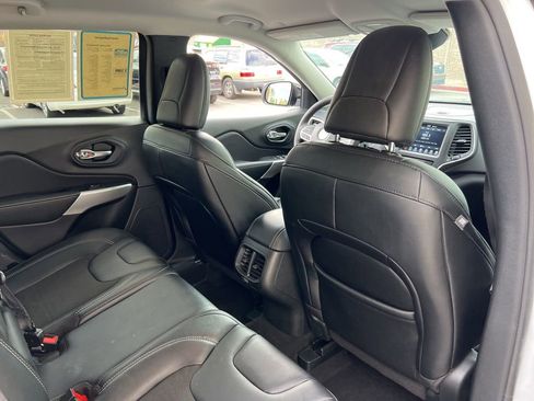 Certified 2022 Jeep Cherokee Latitude w/ Trailer Tow Group image 25