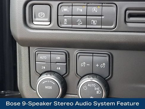Used 2024 Chevrolet Suburban Z71 w/ Luxury Package AWD/4WD image 9