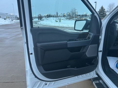 Used 2023 Ford F150 Lariat image 12