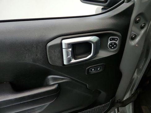 Used 2020 Jeep Gladiator Mojave w/ Cold Weather Group AWD/4WD image 19