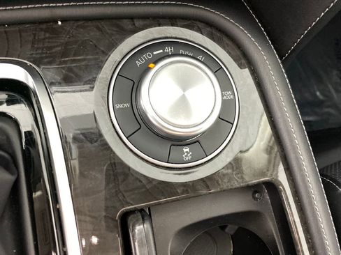 Used 2024 INFINITI QX80 Luxe image 24